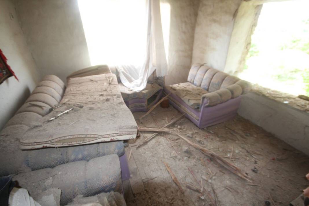 Evde kahvaltı yaparken felaketi yaşadılar! Korkunç manzarayı görenler evden koşarak kaçtı 4